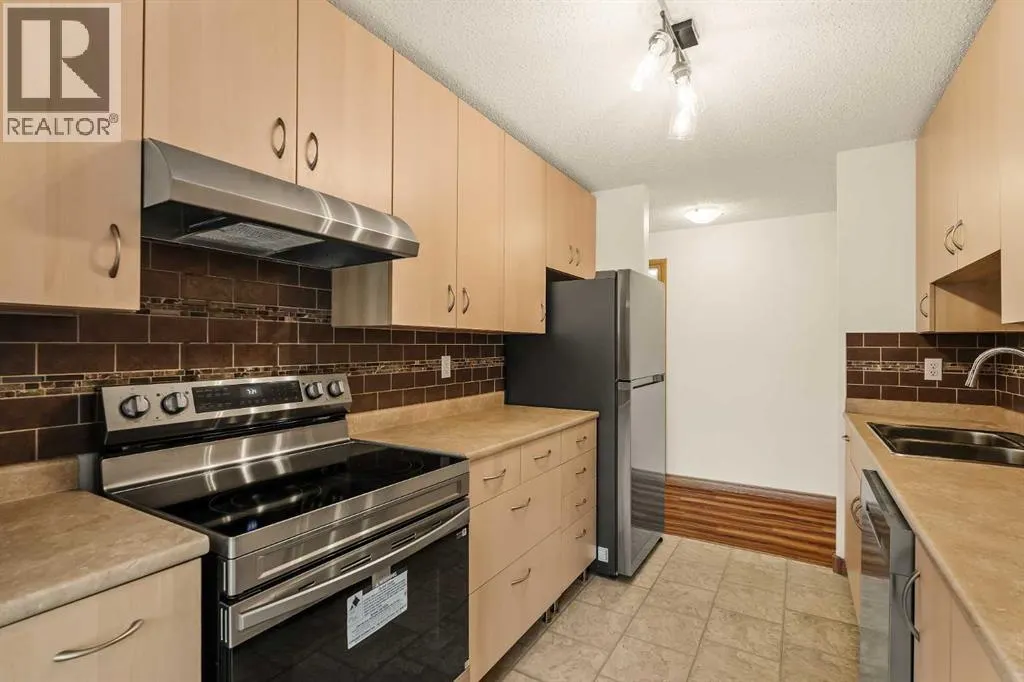 3302, 80 Glamis Drive SW
