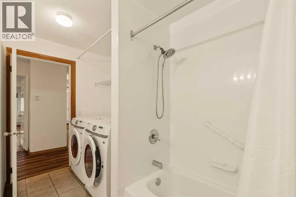 3302, 80 Glamis Drive SW