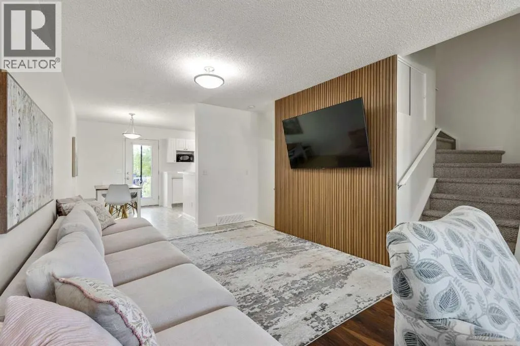 105 Prairie Sound Circle NW