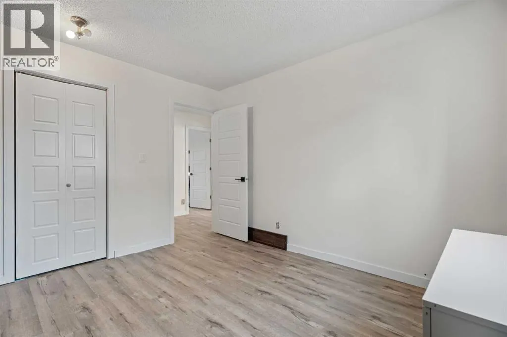 318 Shawnessy Drive SW