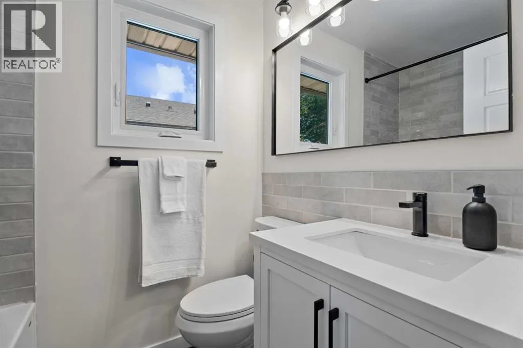 318 Shawnessy Drive SW
