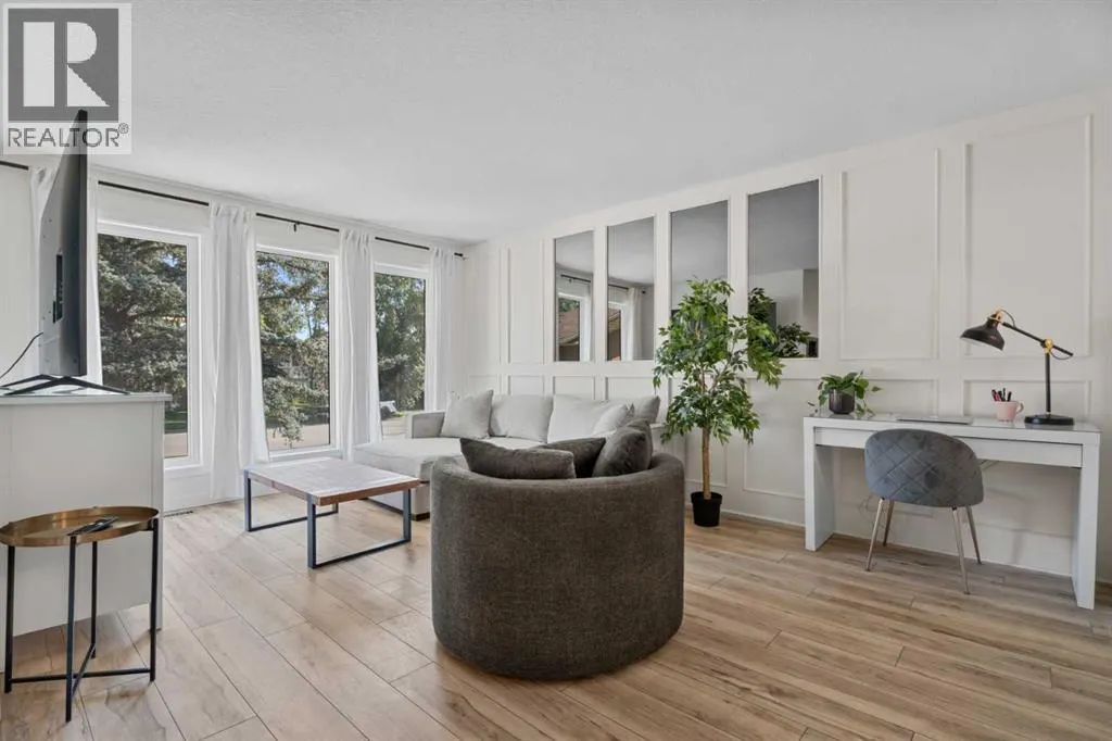 318 Shawnessy Drive SW