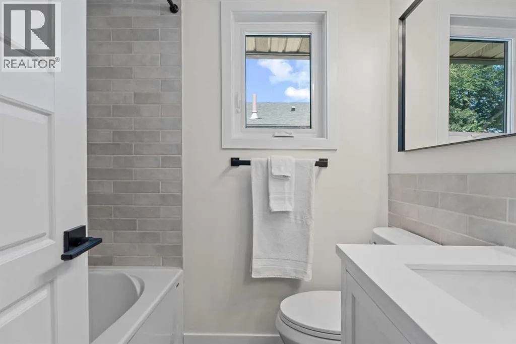 318 Shawnessy Drive SW