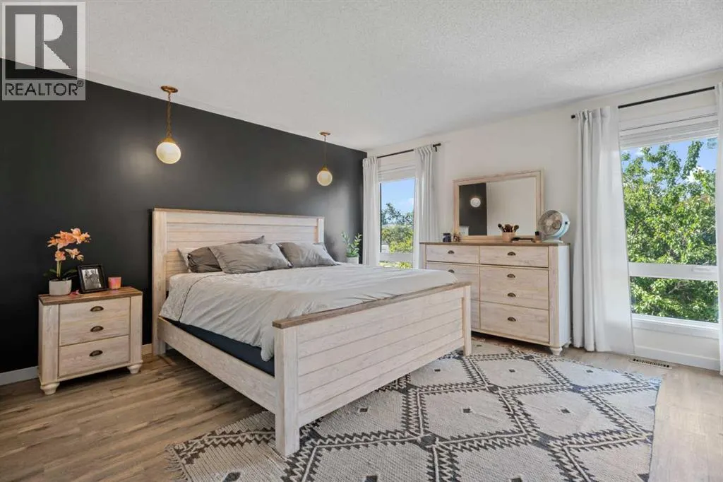 318 Shawnessy Drive SW