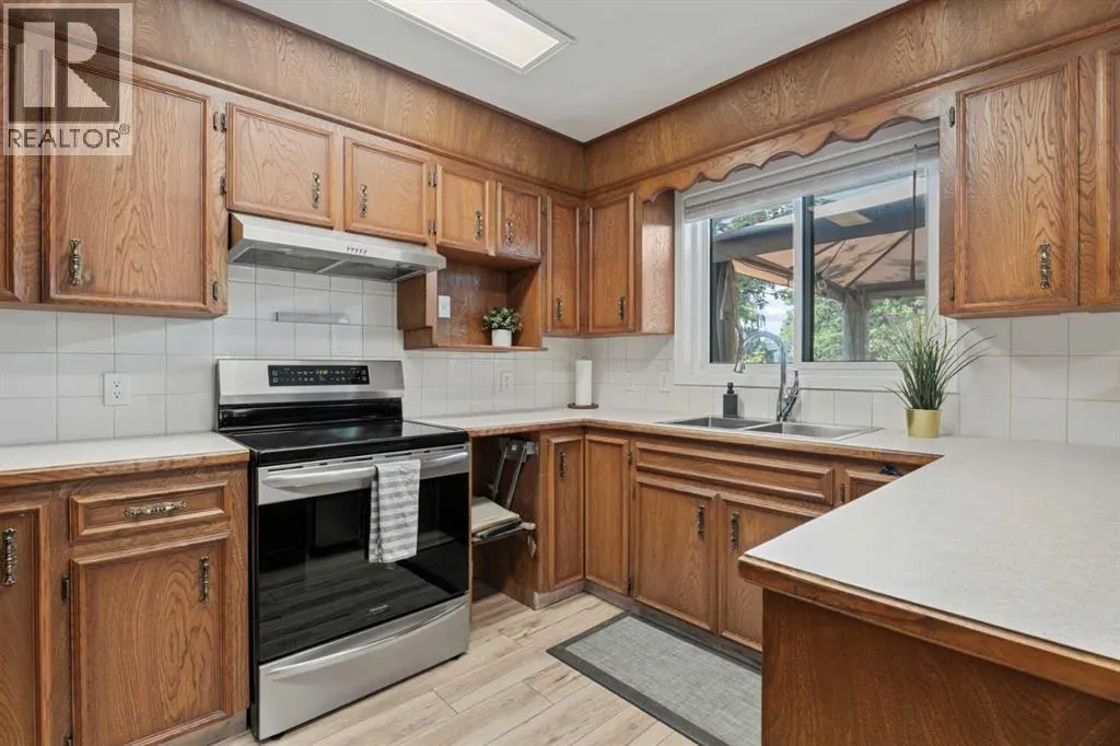 318 Shawnessy Drive SW