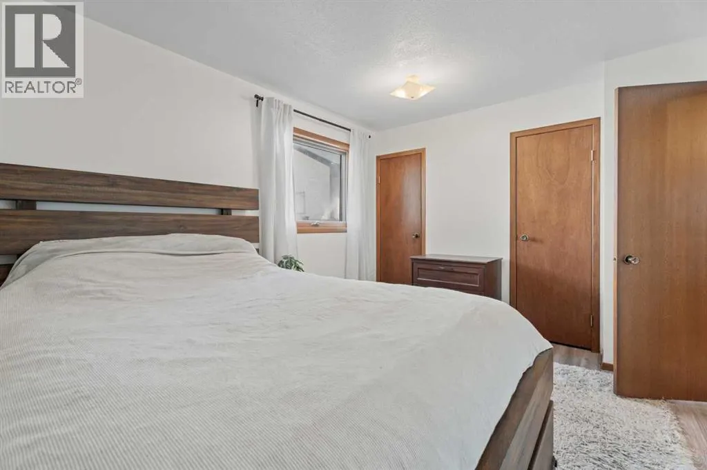 318 Shawnessy Drive SW