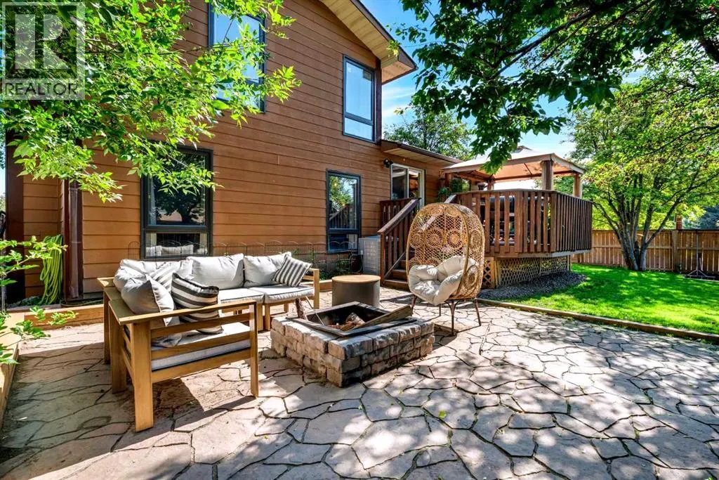 318 Shawnessy Drive SW