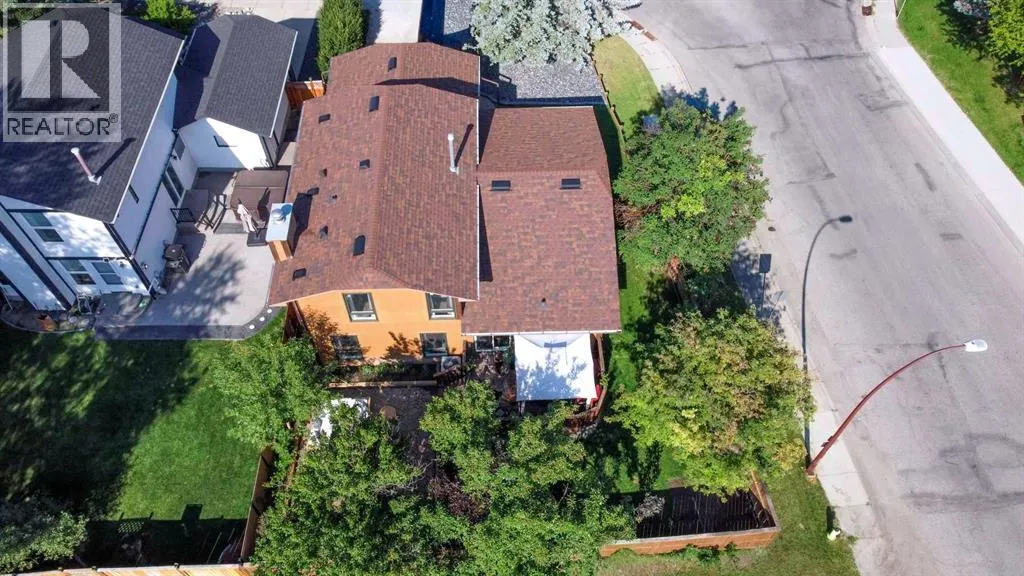 318 Shawnessy Drive SW
