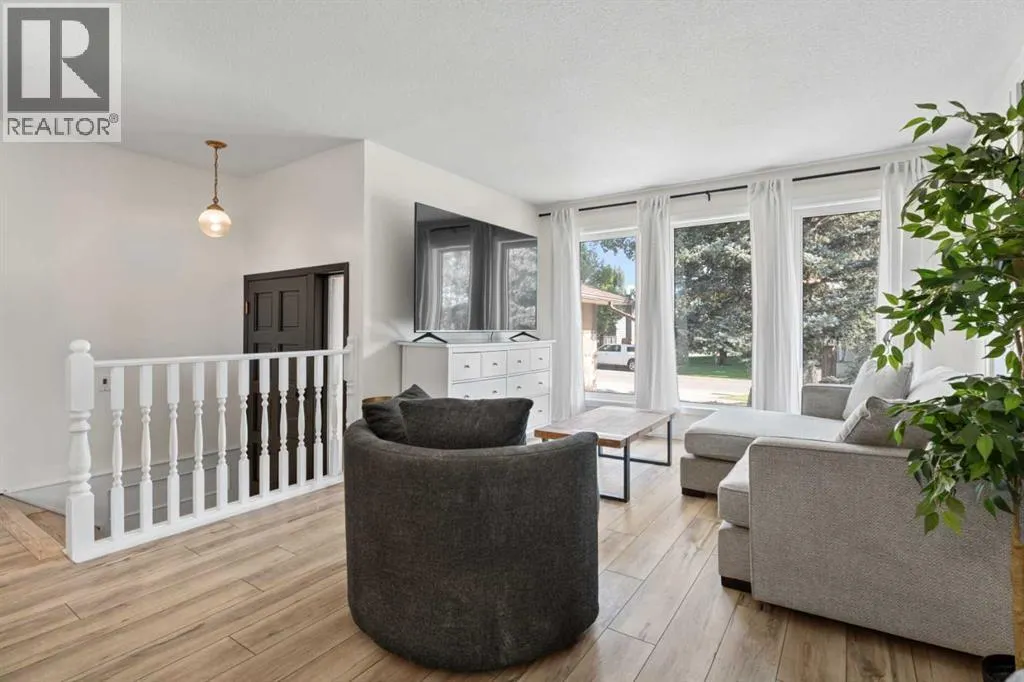 318 Shawnessy Drive SW