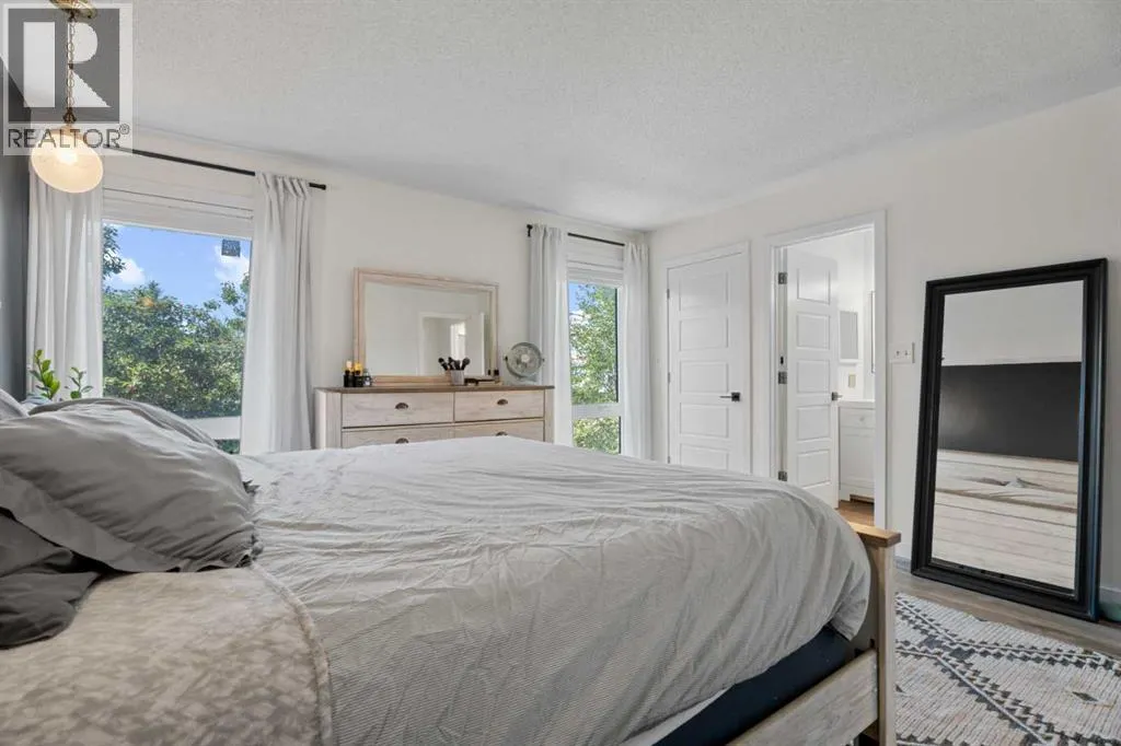 318 Shawnessy Drive SW