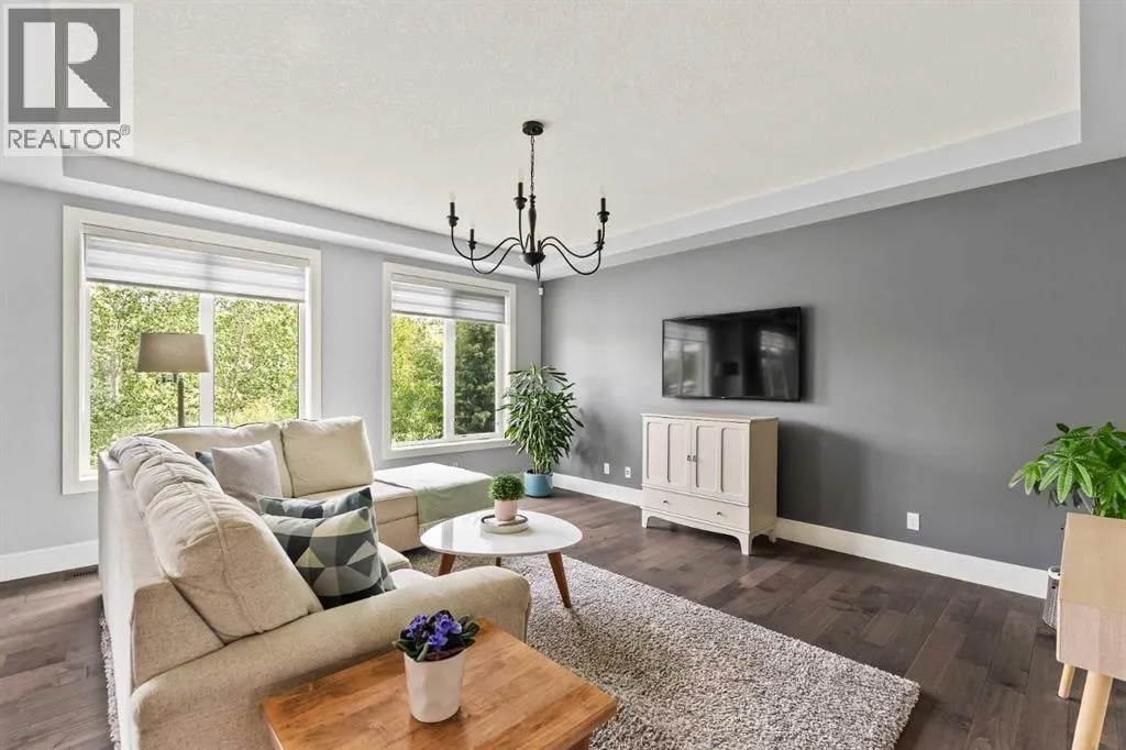 100 Cranbrook Heights SE