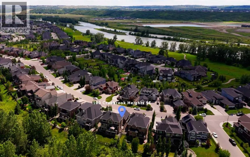 100 Cranbrook Heights SE