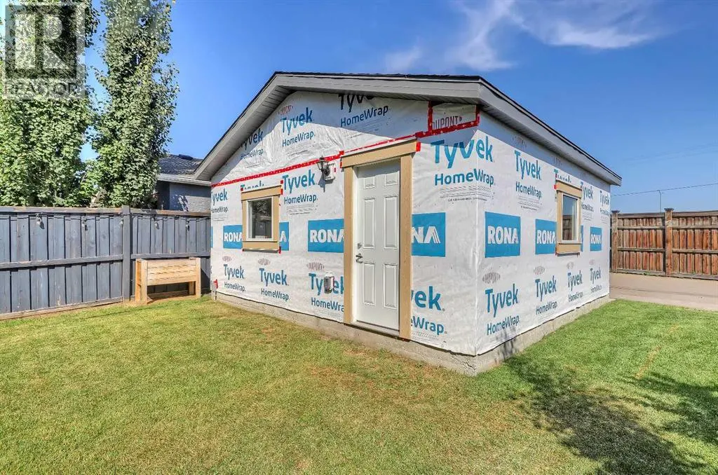 296 Marquis Heights SE