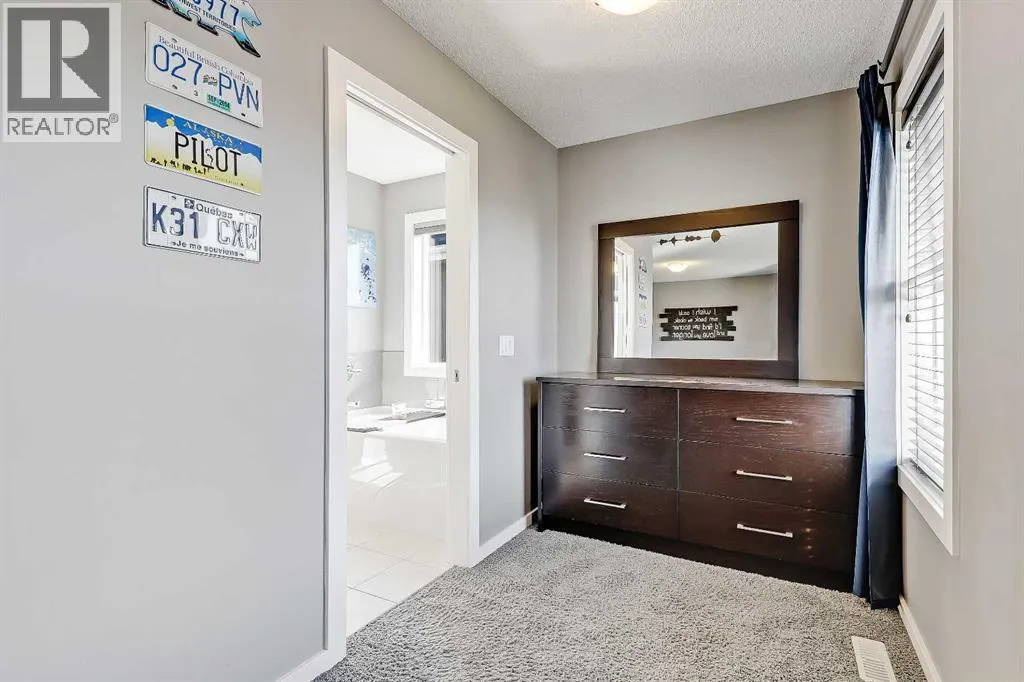 296 Marquis Heights SE