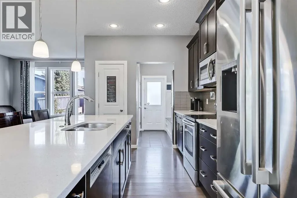 296 Marquis Heights SE