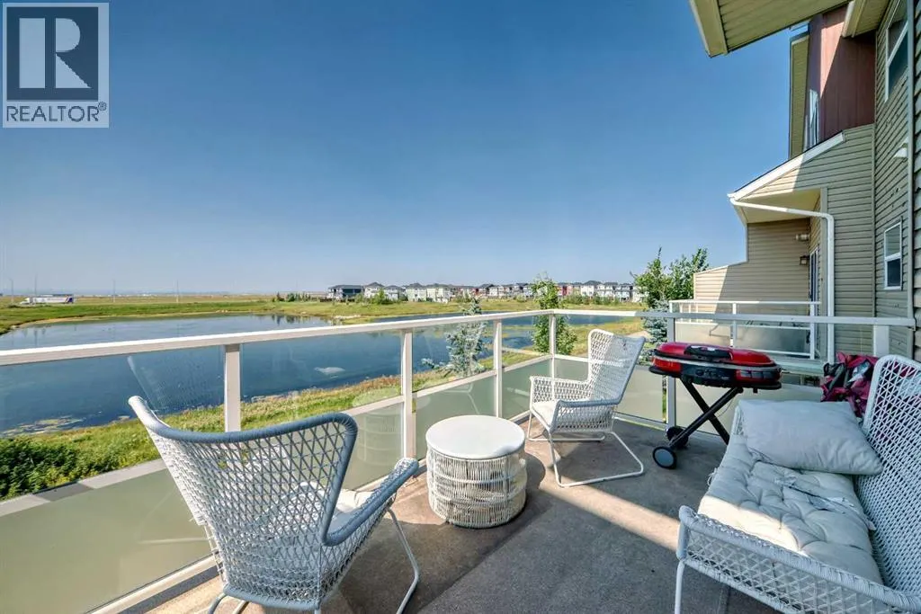 520 Redstone View NE