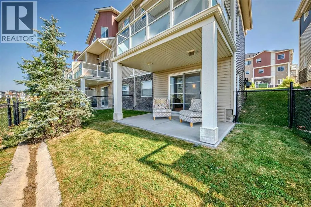 520 Redstone View NE