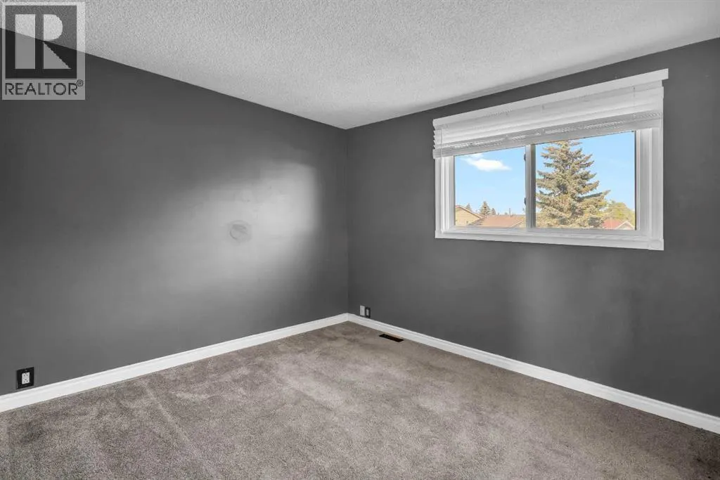 32 Erin Mount Crescent SE