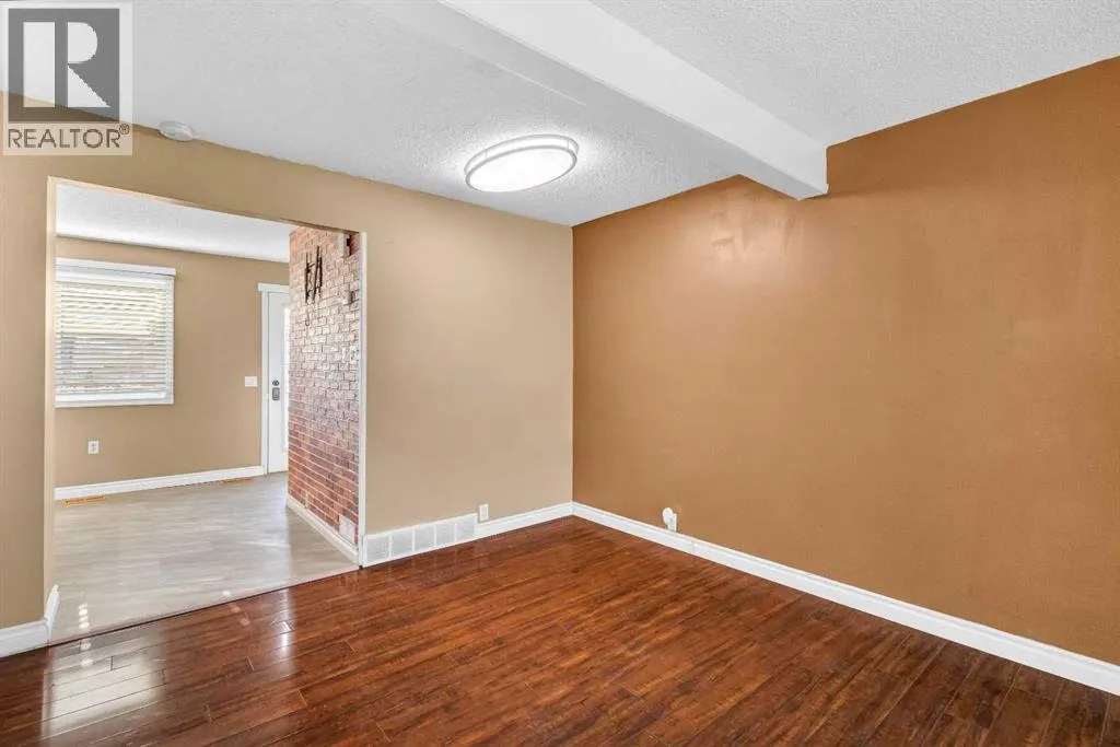 32 Erin Mount Crescent SE