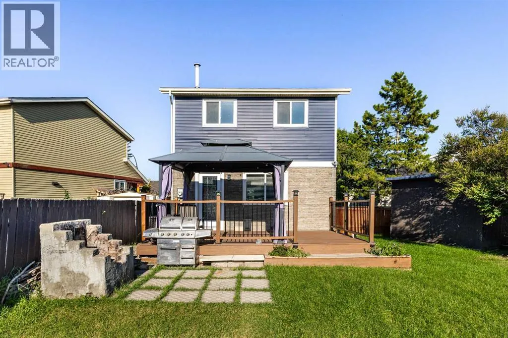 32 Erin Mount Crescent SE