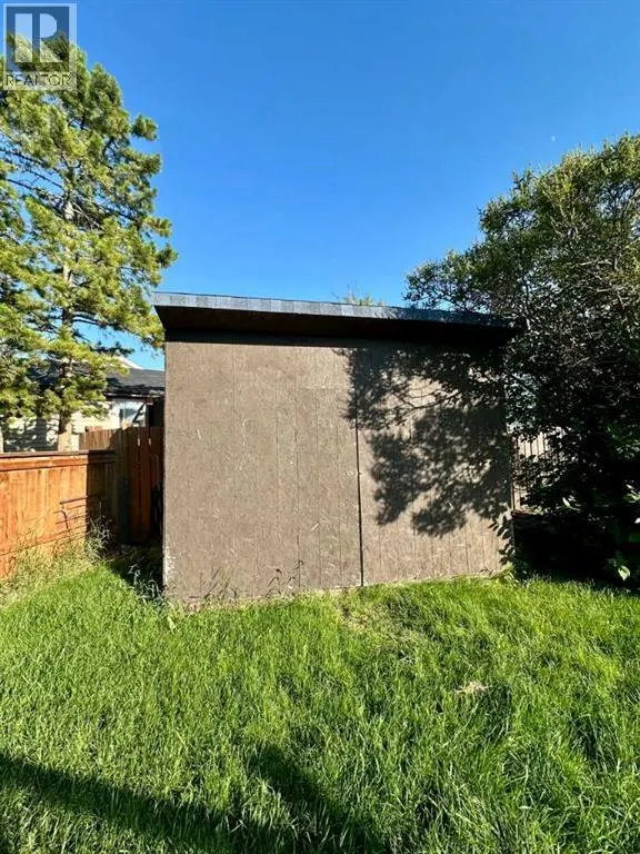 32 Erin Mount Crescent SE