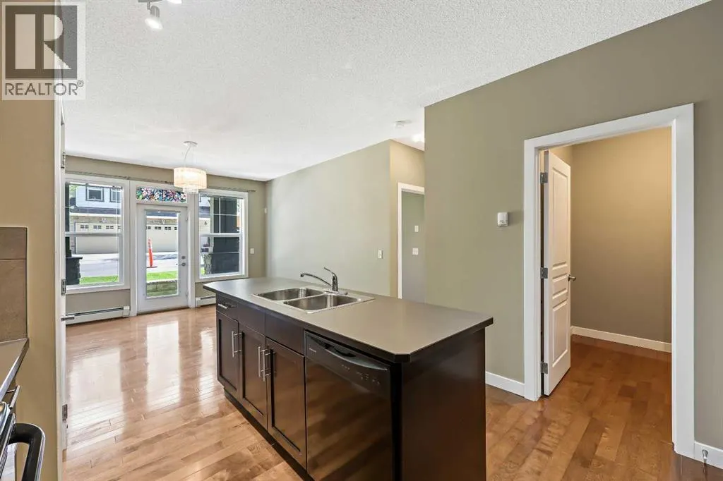 102, 48 Panatella Road NW