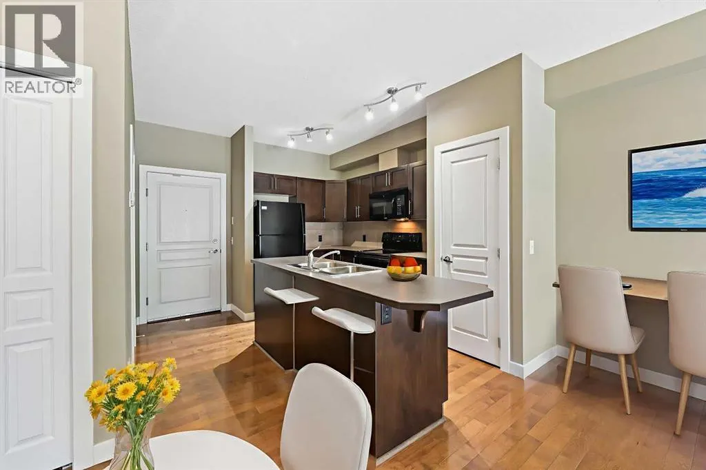 102, 48 Panatella Road NW
