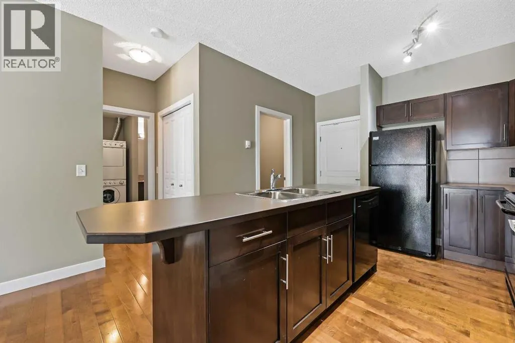 102, 48 Panatella Road NW
