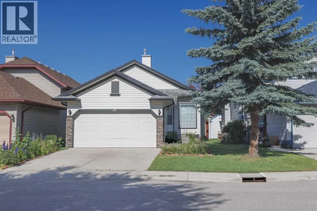 19 Erin Grove SE
