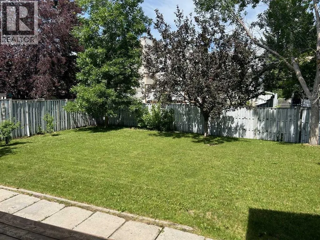 8 Edgeridge Way NW