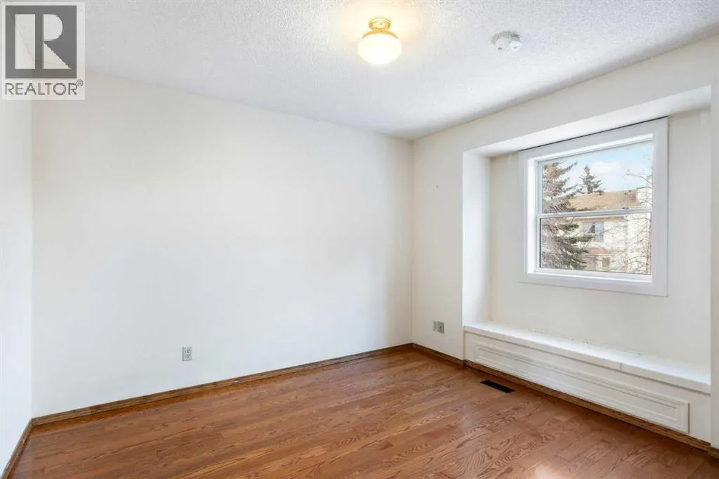 8 Edgeridge Way NW