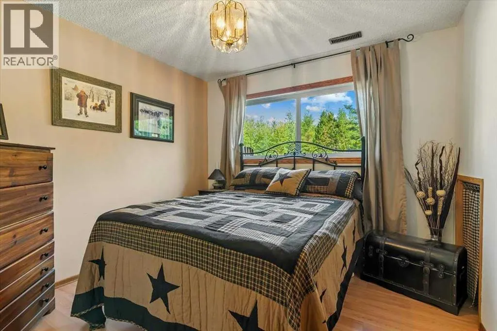 29, 744033 Range Road 54
