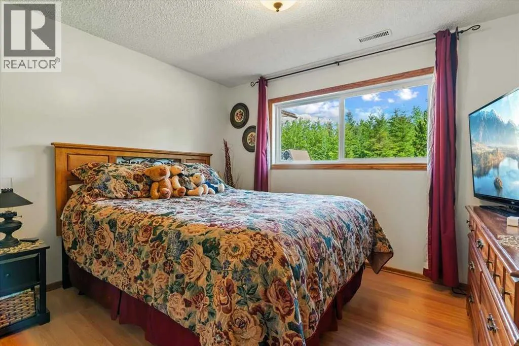29, 744033 Range Road 54
