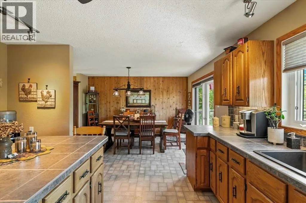 29, 744033 Range Road 54