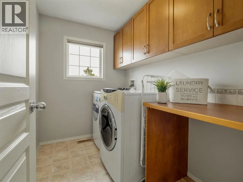 347 Squamish Court W