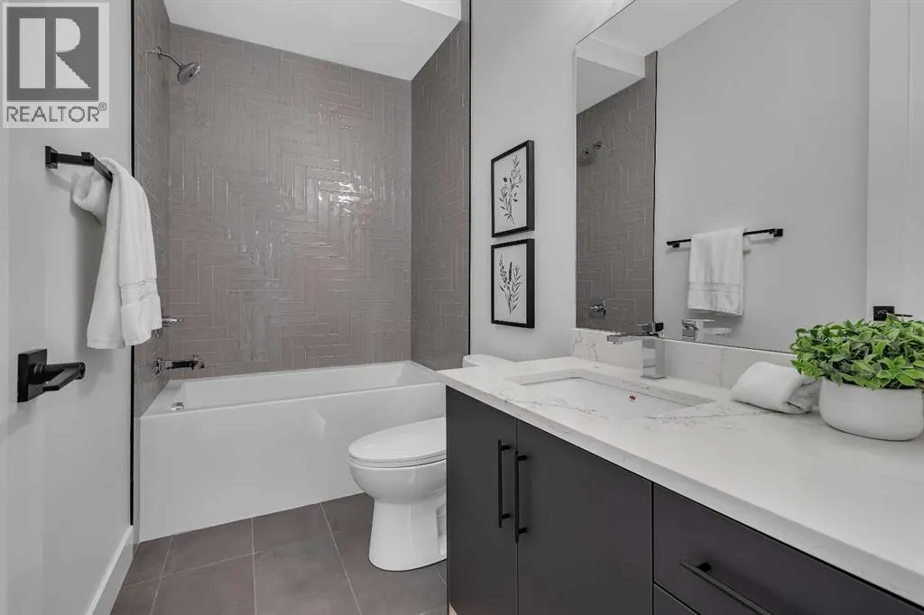 42 Collingwood Place NW