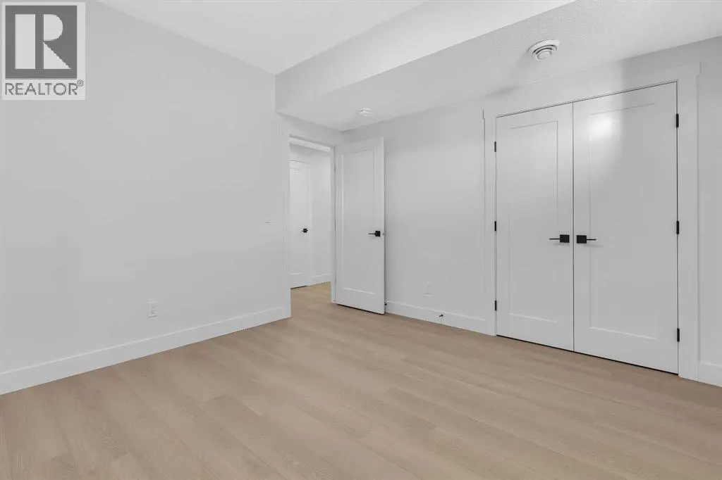 42 Collingwood Place NW