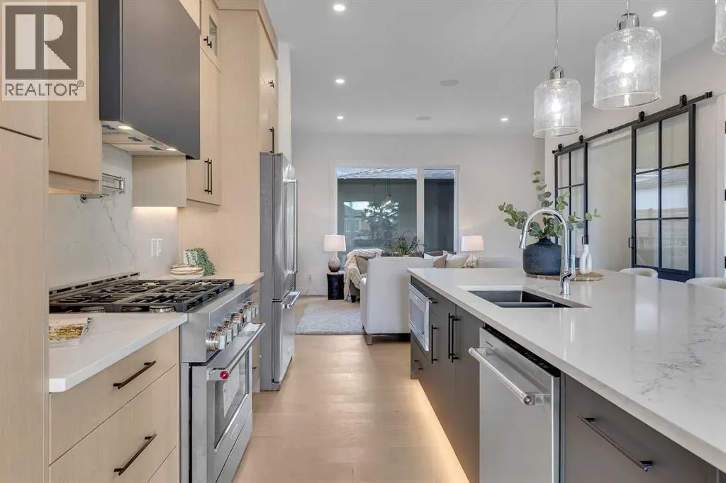 42 Collingwood Place NW