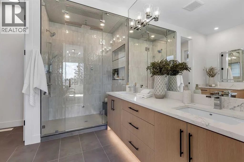 42 Collingwood Place NW