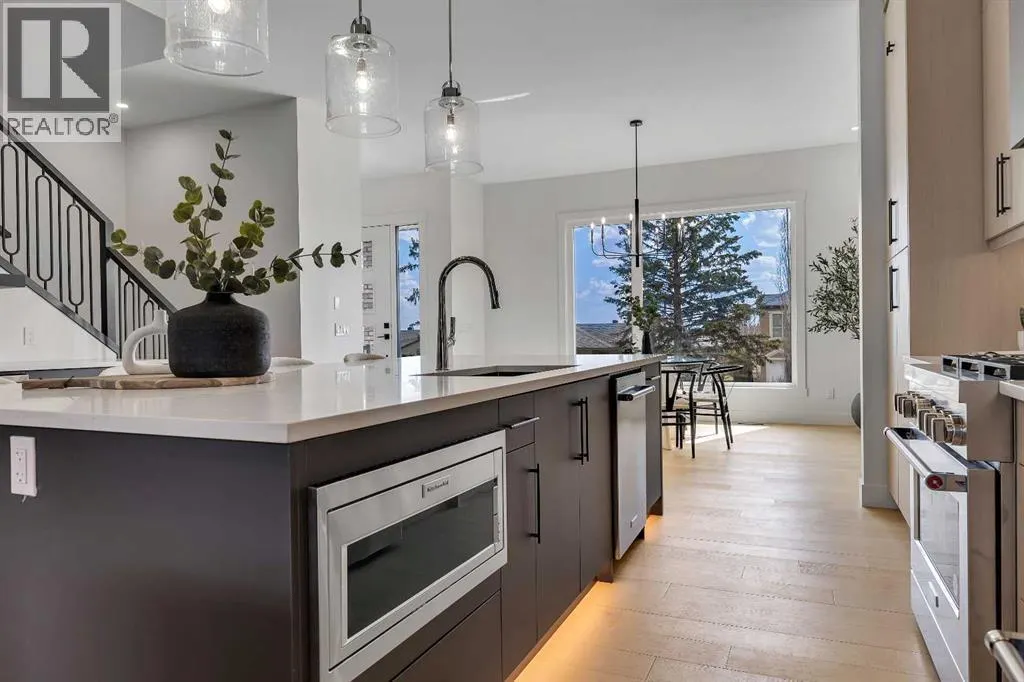 42 Collingwood Place NW