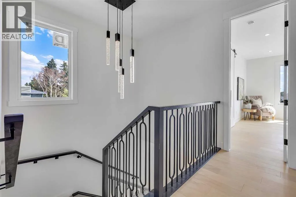 42 Collingwood Place NW