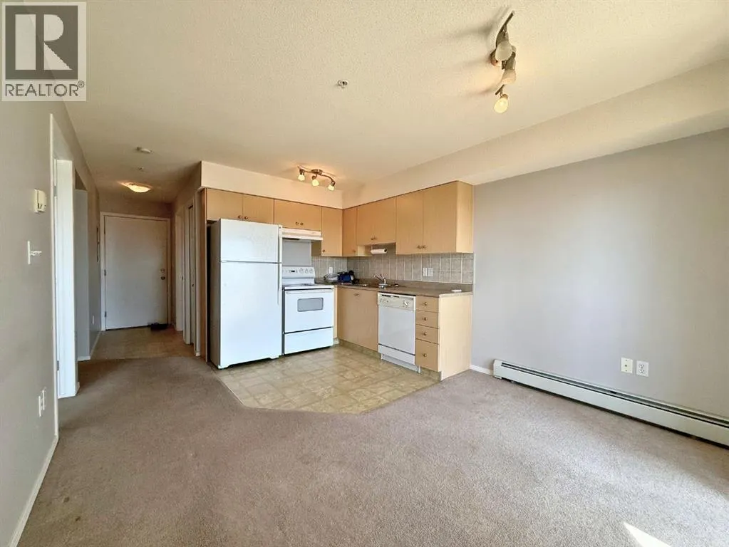 208, 1616 Saamis Drive NW