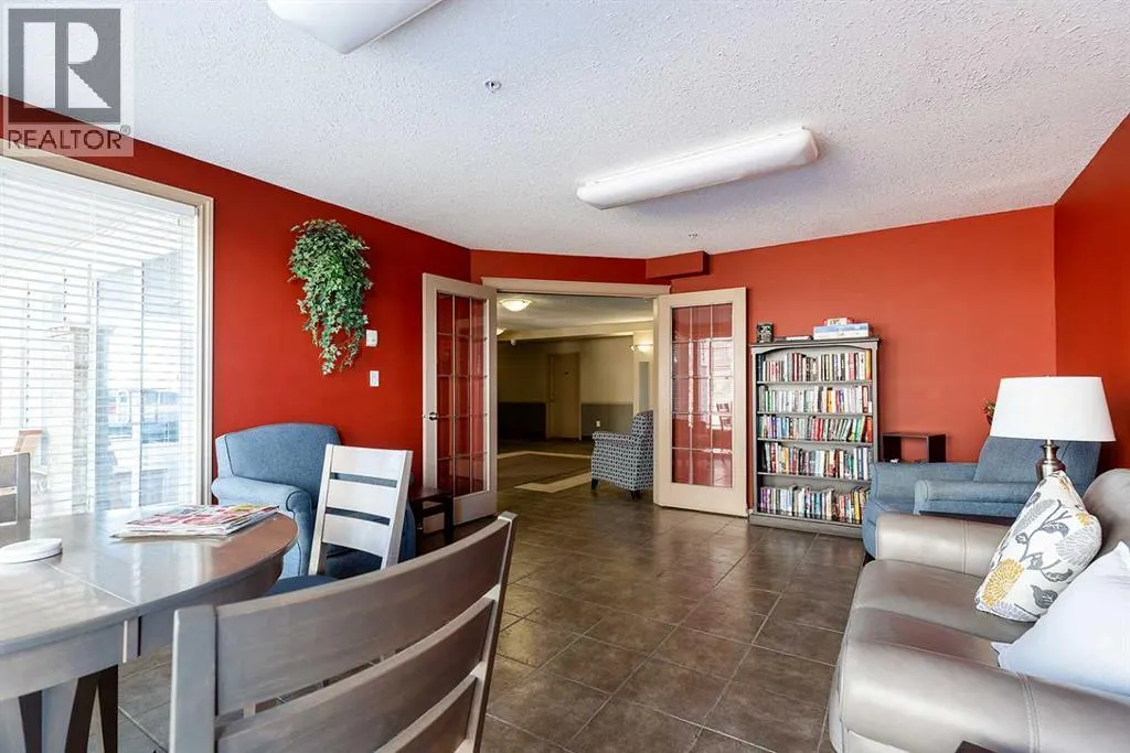 208, 1616 Saamis Drive NW