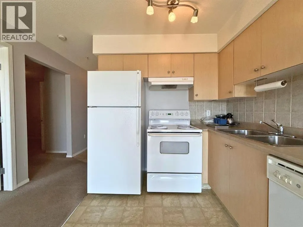208, 1616 Saamis Drive NW
