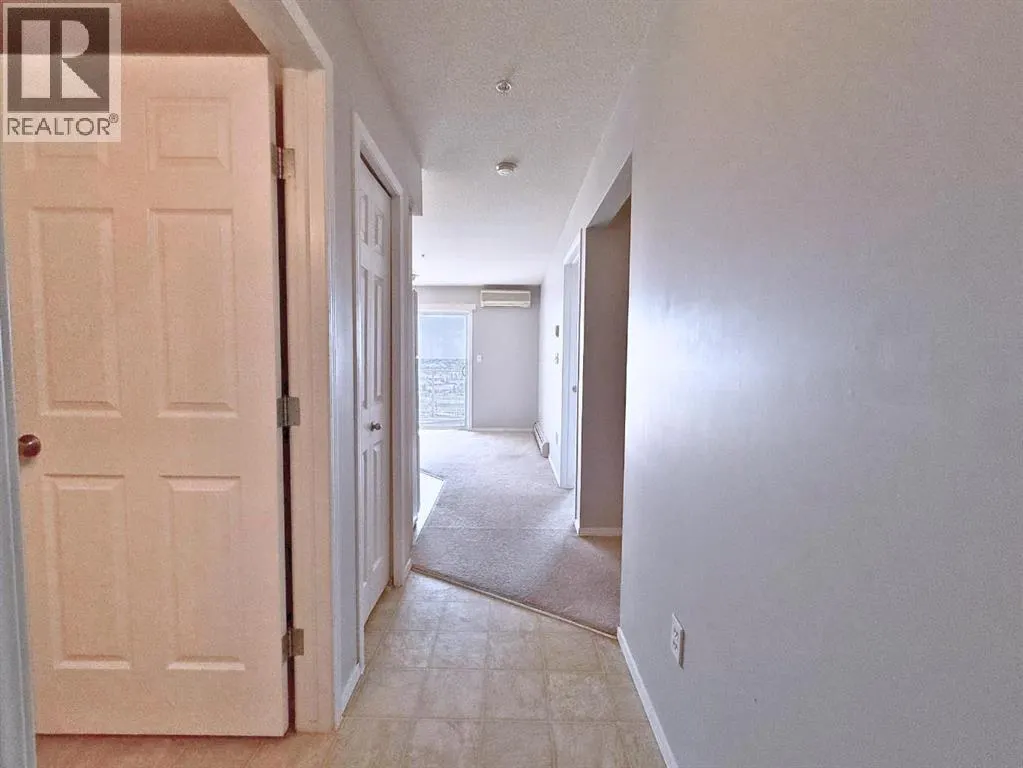 208, 1616 Saamis Drive NW