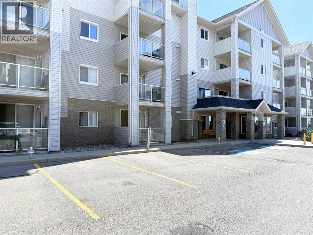 208, 1616 Saamis Drive NW