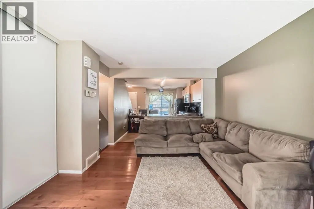 70 Erin Woods Court SE