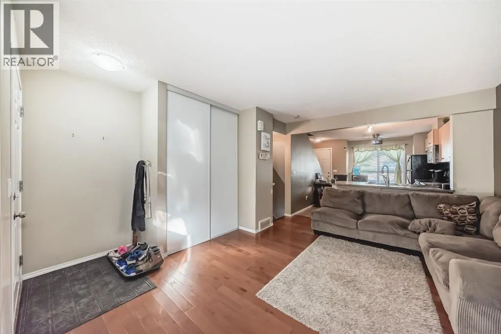 70 Erin Woods Court SE