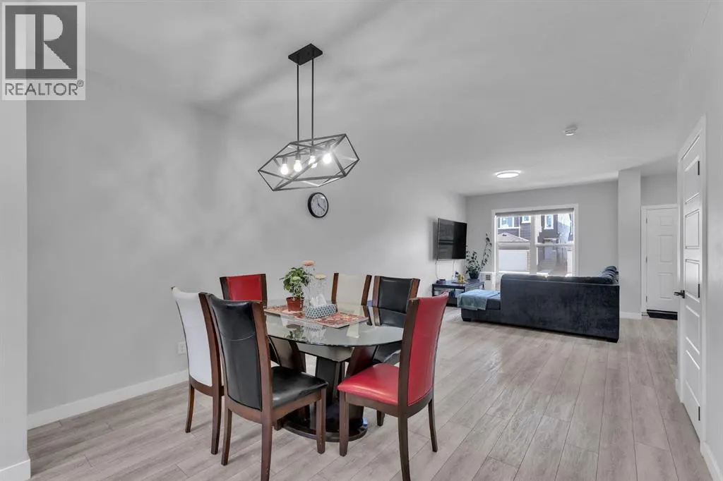 67 Corner Glen Gardens NE
