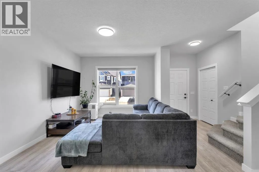 67 Corner Glen Gardens NE